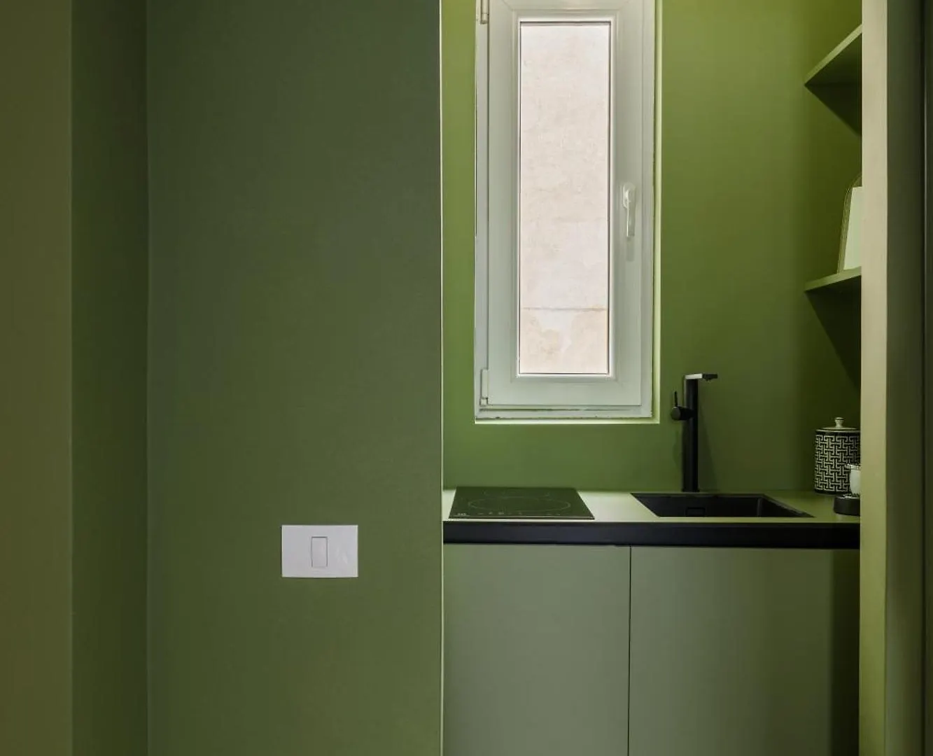 Rouge Studio In Bucharest Apartment