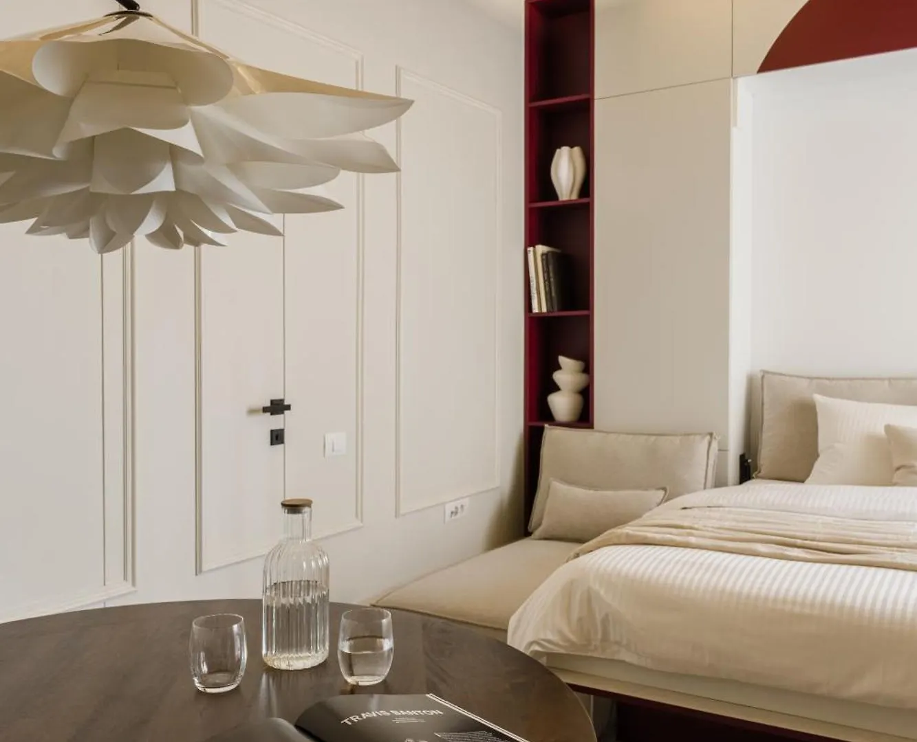 Rouge Studio In Bucharest Apartment