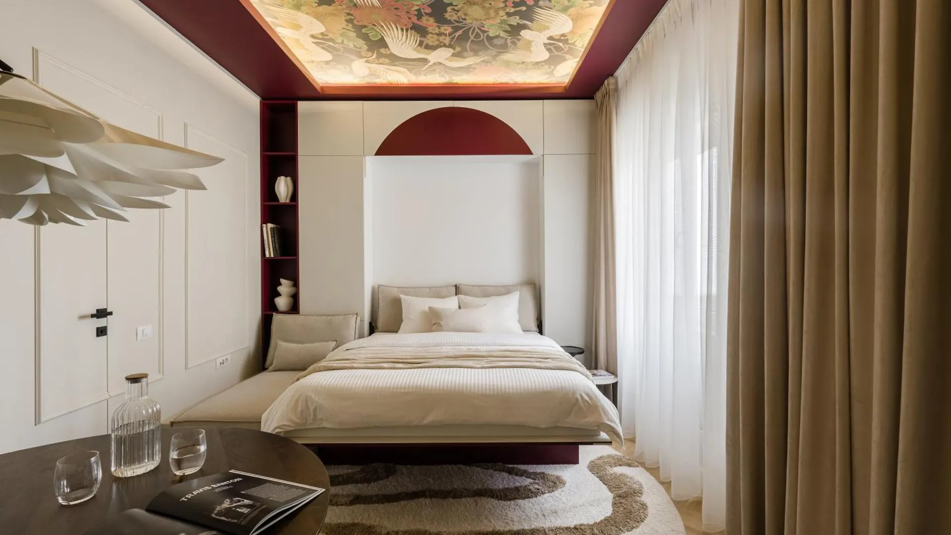 Rouge Studio In Bucharest Apartment