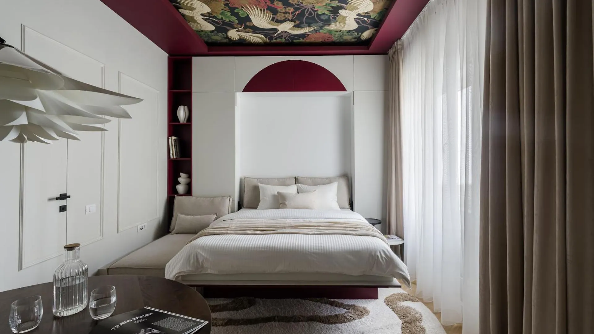 Apartment Rouge Studio In Bucharest
